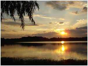 A Sunset View of the Lake Winnsboro (Photo source: http://www.winnsboro.com/)